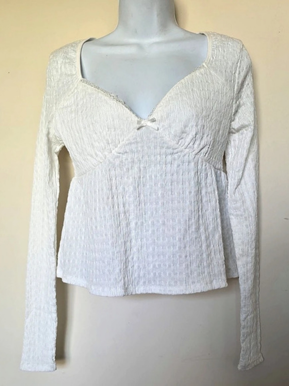 Riley & James Textured Long Sleeve Peplum Top in White Size Small